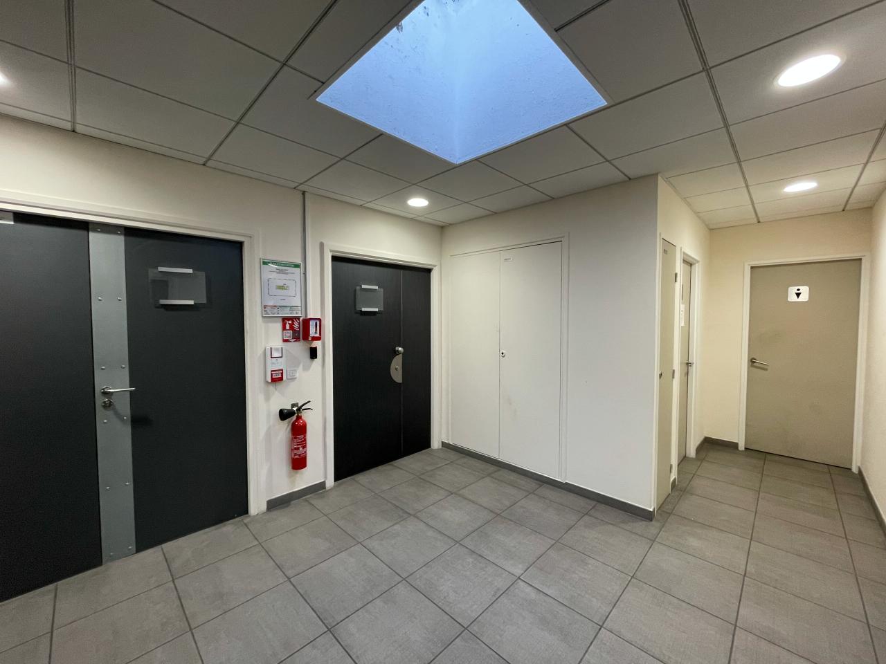 Bureau Aix-en-Provence 160m² Location bureau Aix-en-Provence Bouches-du-Rhône OLBUR2115090 2